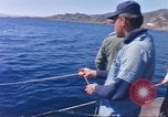 Standbild USA line Handler Palomares Spanien, 1966, aus Sekunde 27 historischem Filmmaterial Videoclip 65675075198