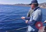 Standbild USA line Handler Palomares Spanien, 1966, aus Sekunde 29 historischem Filmmaterial Videoclip 65675075198