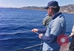 Standbild USA line Handler Palomares Spanien, 1966, aus Sekunde 31 historischem Filmmaterial Videoclip 65675075198