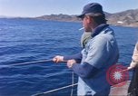 Standbild USA line Handler Palomares Spanien, 1966, aus Sekunde 32 historischem Filmmaterial Videoclip 65675075198