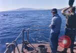 Standbild USA line Handler Palomares Spanien, 1966, aus Sekunde 55 historischem Filmmaterial Videoclip 65675075198