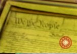 Standbild unterzeichnete Kopie der Verfassung Washington DC USA, 1990, aus Sekunde 1 historischem Filmmaterial Videoclip 65675075213
