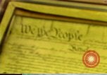 Standbild unterzeichnete Kopie der Verfassung Washington DC USA, 1990, aus Sekunde 11 historischem Filmmaterial Videoclip 65675075213