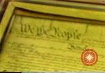 Standbild unterzeichnete Kopie der Verfassung Washington DC USA, 1990, aus Sekunde 18 historischem Filmmaterial Videoclip 65675075213