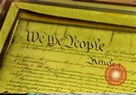Standbild unterzeichnete Kopie der Verfassung Washington DC USA, 1990, aus Sekunde 26 historischem Filmmaterial Videoclip 65675075213