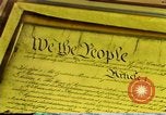 Standbild unterzeichnete Kopie der Verfassung Washington DC USA, 1990, aus Sekunde 33 historischem Filmmaterial Videoclip 65675075213