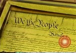 Standbild unterzeichnete Kopie der Verfassung Washington DC USA, 1990, aus Sekunde 34 historischem Filmmaterial Videoclip 65675075213