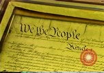 Standbild unterzeichnete Kopie der Verfassung Washington DC USA, 1990, aus Sekunde 38 historischem Filmmaterial Videoclip 65675075213