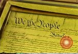 Standbild unterzeichnete Kopie der Verfassung Washington DC USA, 1990, aus Sekunde 39 historischem Filmmaterial Videoclip 65675075213