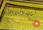 Standbild unterzeichnete Kopie der Verfassung Washington DC USA, 1990, aus Sekunde 44 historischem Filmmaterial Videoclip 65675075213