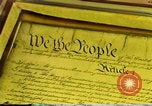 Standbild unterzeichnete Kopie der Verfassung Washington DC USA, 1990, aus Sekunde 53 historischem Filmmaterial Videoclip 65675075213