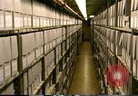 Standbild Storage Shelves Washington DC USA, 1990, aus Sekunde 13 historischem Filmmaterial Videoclip 65675075217