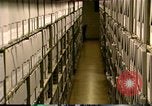 Standbild Storage Shelves Washington DC USA, 1990, aus Sekunde 43 historischem Filmmaterial Videoclip 65675075217