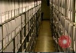 Standbild Storage Shelves Washington DC USA, 1990, aus Sekunde 46 historischem Filmmaterial Videoclip 65675075217