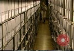 Standbild Storage Shelves Washington DC USA, 1990, aus Sekunde 50 historischem Filmmaterial Videoclip 65675075217