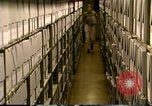 Standbild Storage Shelves Washington DC USA, 1990, aus Sekunde 51 historischem Filmmaterial Videoclip 65675075217