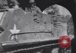 Standbild USA Infanteristen München Deutschland, 1945, aus Sekunde 25 historischem Filmmaterial Videoclip 65675075223
