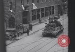 Standbild USA Infanteristen München Deutschland, 1945, aus Sekunde 59 historischem Filmmaterial Videoclip 65675075223