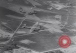 Standbild Bildung von Bomber Siena Italien, 1944, aus Sekunde 24 historischem Filmmaterial Videoclip 65675075226