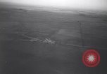 Immagine di Bombardamento di bersagli di terra Canino Italia, 1944, secondo 30 filmato di repertorio 65675075232
