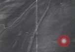 Standbild strafing Boden Ziele Orte Italien, 1944, aus Sekunde 18 historischem Filmmaterial Videoclip 65675075233