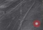 Standbild strafing Boden Ziele Orte Italien, 1944, aus Sekunde 19 historischem Filmmaterial Videoclip 65675075233