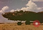 Standbild B-17 Flying Fortress Bomber Algier Algerien, 1943, aus Sekunde 43 historischem Filmmaterial Videoclip 65675075265
