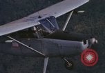 Standbild O-1F Flugzeuge Vietnam, 1967, aus Sekunde 25 historischem Filmmaterial Videoclip 65675075271