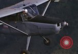 Standbild O-1F Flugzeuge Vietnam, 1967, aus Sekunde 35 historischem Filmmaterial Videoclip 65675075271
