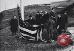 Standbild Rodman Wanamaker kennen Expedition Flagge Anhebung Zeremonie New York United States USA, 1913, aus Sekunde 50 historischem Filmmaterial Videoclip 65675075277