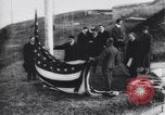 Standbild Rodman Wanamaker kennen Expedition Flagge Anhebung Zeremonie New York United States USA, 1913, aus Sekunde 52 historischem Filmmaterial Videoclip 65675075277