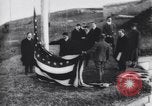 Standbild Rodman Wanamaker kennen Expedition Flagge Anhebung Zeremonie New York United States USA, 1913, aus Sekunde 55 historischem Filmmaterial Videoclip 65675075277