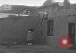 Standbild Pueblo Dorf der Indianer United States USA, 1920, aus Sekunde 53 historischem Filmmaterial Videoclip 65675075278