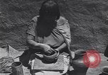 Image Pueblo Native American Indian faïence United States USA, 1920, de la seconde 28 séquences d'archives historiques vidéo 65675075283