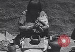 Image Pueblo Native American Indian faïence United States USA, 1920, de la seconde 38 séquences d'archives historiques vidéo 65675075283