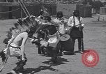 Standbild Pueblo Native American Indian Menschen Tanz und Trommel United States USA, 1920, aus Sekunde 27 historischem Filmmaterial Videoclip 65675075284