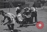 Standbild Pueblo Native American Indian Menschen Tanz und Trommel United States USA, 1920, aus Sekunde 29 historischem Filmmaterial Videoclip 65675075284
