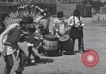 Standbild Pueblo Native American Indian Menschen Tanz und Trommel United States USA, 1920, aus Sekunde 31 historischem Filmmaterial Videoclip 65675075284