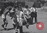 Standbild Pueblo Native American Indian Menschen Tanz und Trommel United States USA, 1920, aus Sekunde 32 historischem Filmmaterial Videoclip 65675075284
