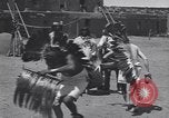 Standbild Pueblo Native American Indian Menschen Tanz und Trommel United States USA, 1920, aus Sekunde 49 historischem Filmmaterial Videoclip 65675075284