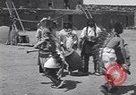 Standbild Pueblo Native American Indian Menschen Tanz und Trommel United States USA, 1920, aus Sekunde 53 historischem Filmmaterial Videoclip 65675075284
