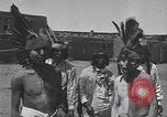 Standbild Pueblo Native American Indian Menschen Tanz und Trommel United States USA, 1920, aus Sekunde 58 historischem Filmmaterial Videoclip 65675075284