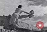 Standbild Hopi Native American Indian woman Utah United States USA, 1937, aus Sekunde 56 historischem Filmmaterial Videoclip 65675075288