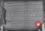 Standbild Native American Indian Kinder United States USA, 1933, aus Sekunde 14 historischem Filmmaterial Videoclip 65675075290