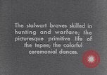 Standbild Native American Indian Kinder United States USA, 1933, aus Sekunde 51 historischem Filmmaterial Videoclip 65675075290