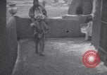 Standbild Native American Indian Kinder Arizona United States USA, 1933, aus Sekunde 60 historischem Filmmaterial Videoclip 65675075291