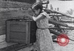 Standbild American-Indian Kinder United States USA, 1933, aus Sekunde 40 historischem Filmmaterial Videoclip 65675075292