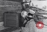 Standbild American-Indian Kinder United States USA, 1933, aus Sekunde 44 historischem Filmmaterial Videoclip 65675075292