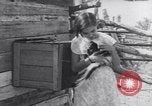 Standbild American-Indian Kinder United States USA, 1933, aus Sekunde 45 historischem Filmmaterial Videoclip 65675075292