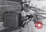 Standbild American-Indian Kinder United States USA, 1933, aus Sekunde 46 historischem Filmmaterial Videoclip 65675075292